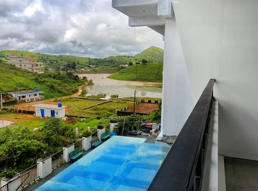 Rock Lake Villa - Image 3