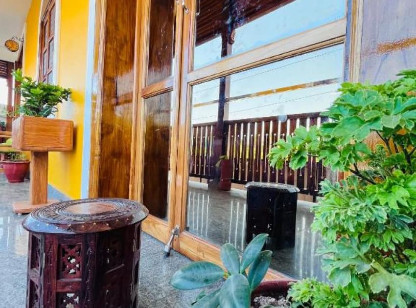 THE LUXE HOTEL - Image 2