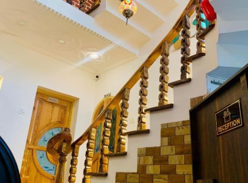 Faizzy's Residency - Image 3