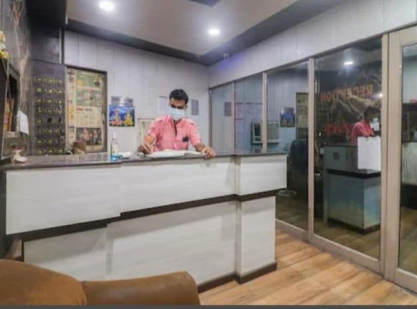 Hotel Royal Plaza - Image 2