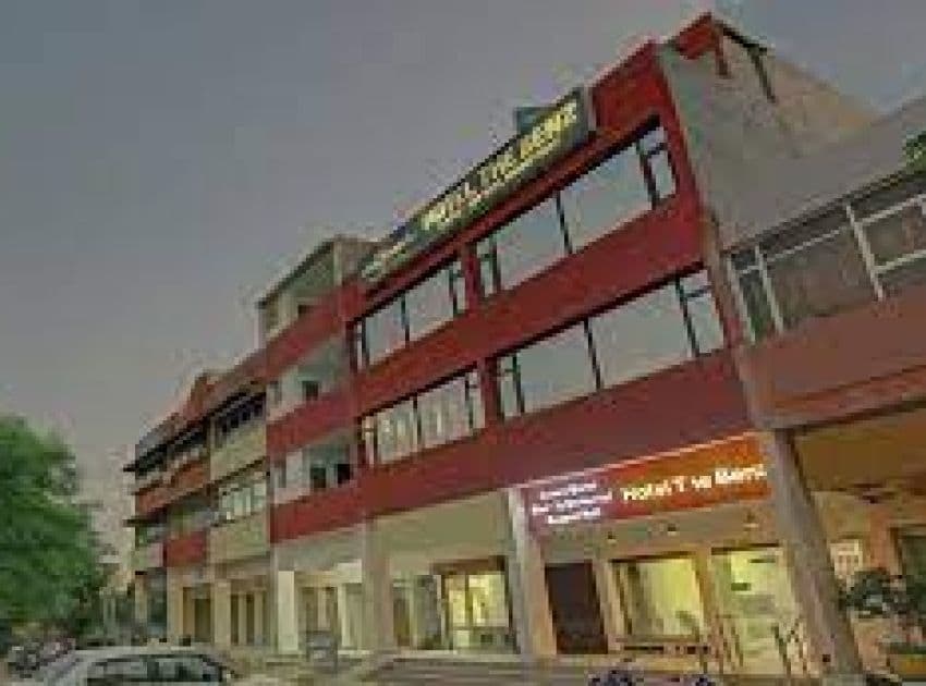 Book Hotel The Benz in Chandigarh