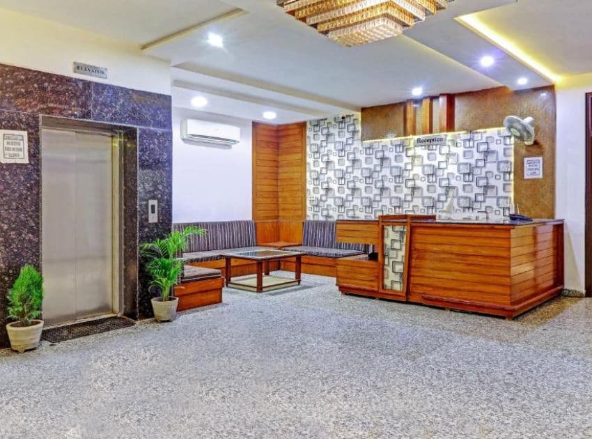 Book Hotel Golden Palace in Agra