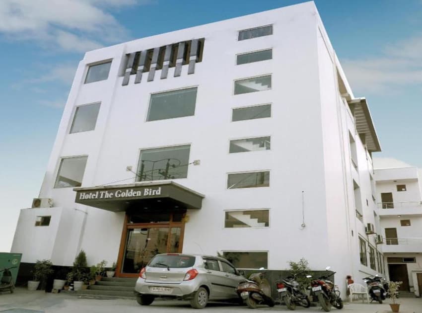 Book Hotel The Golden Bird in Agra