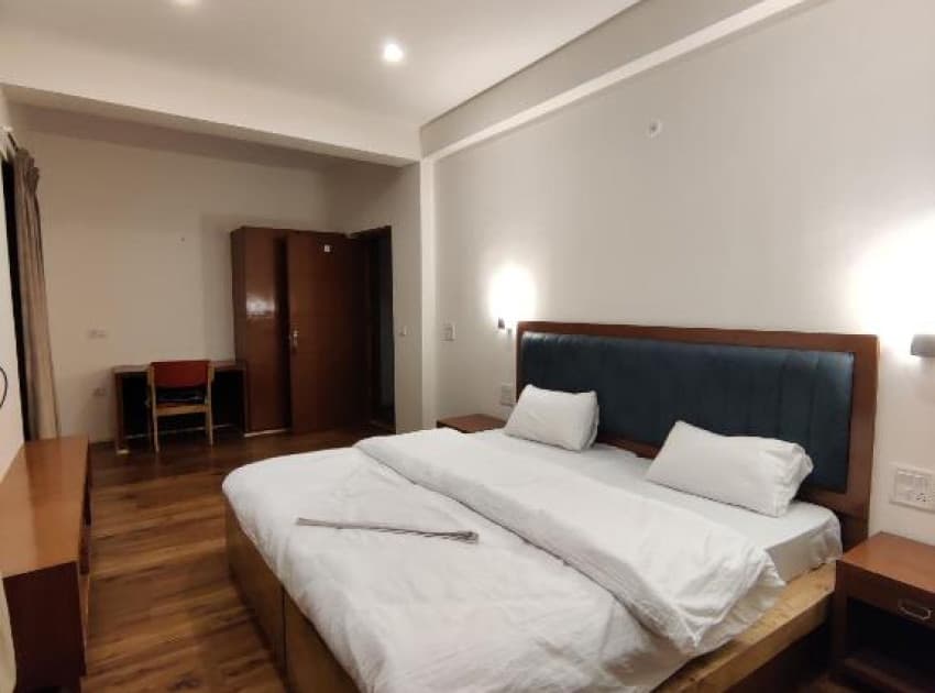 Rock Castle Residency - Image 3