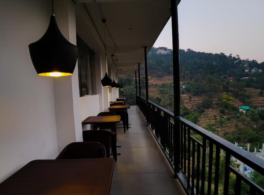 Hotel Merriment By VRB Hotels Dalhousie - Image 2