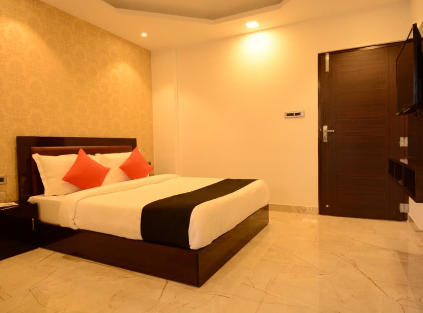 Book Hotel Grand Lotus Inn in Jaipur