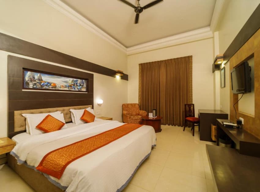 Hotel H R Palace - Image 4