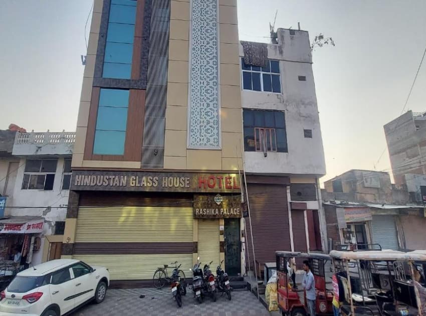 Hotel Rashika Palace - Image 2