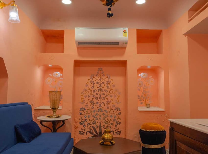 Sheel Mahal- Near Hawa Mahal - Image 4