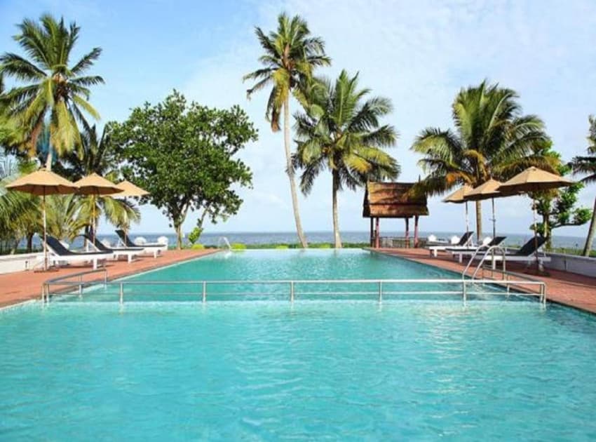 Book Abad Whispering Palms in Kumarakom