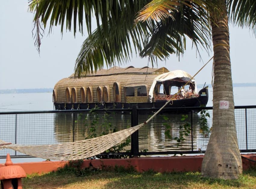 Abad Whispering Palms - Image 3