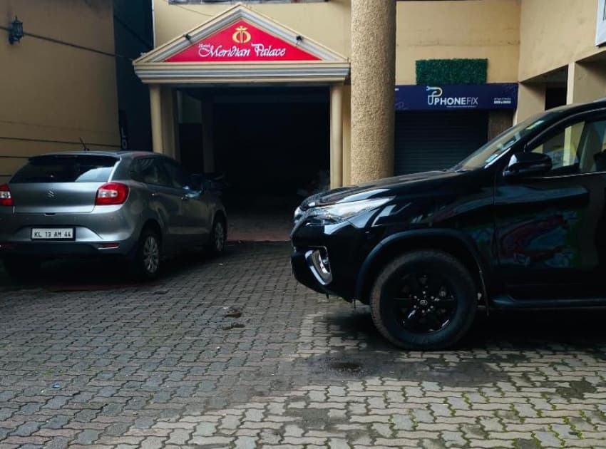 Book Hotel Meridian Palace in Kannur