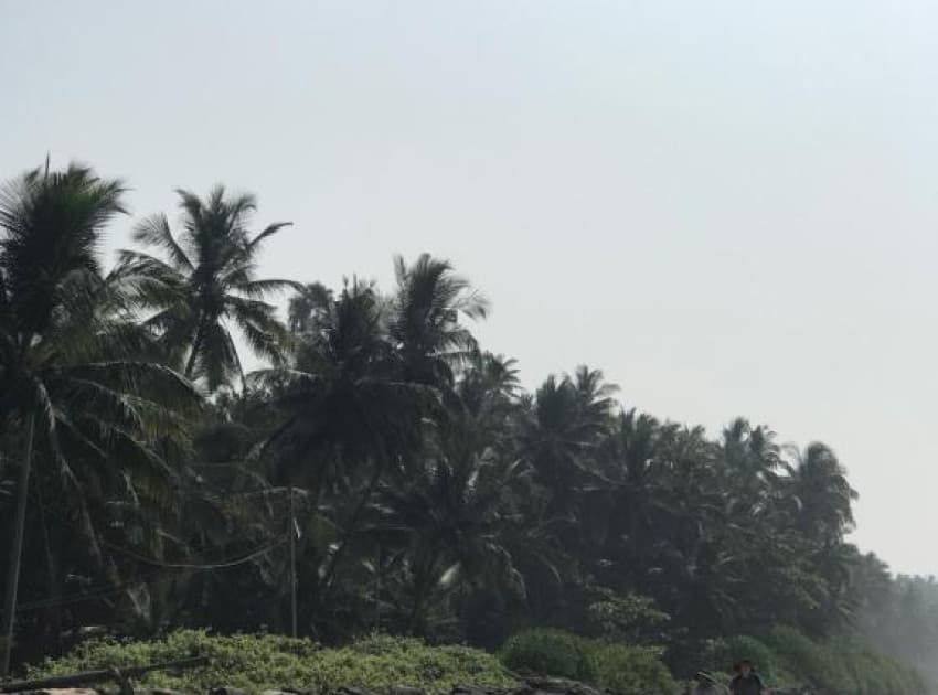 Kizhunna Rock Beach House - Image 2