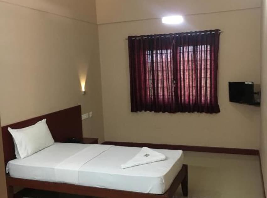 Kalluvalappil Holiday Inn - Image 3