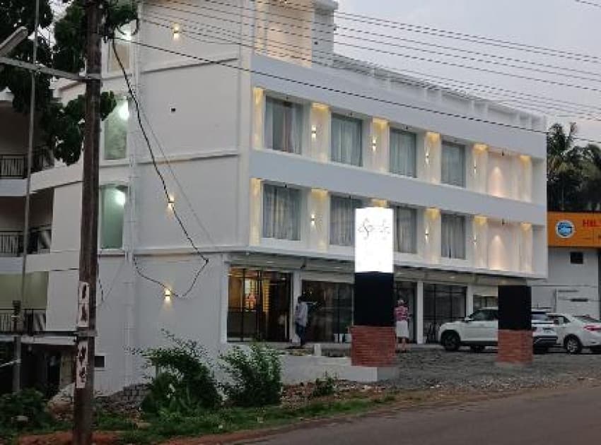 Book Sreeja Myst in Athirapally