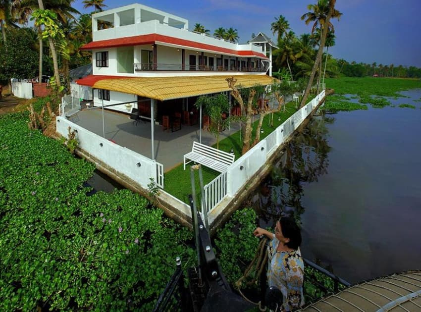 Book Vembanad Village Backwater Resort in Alappuzha