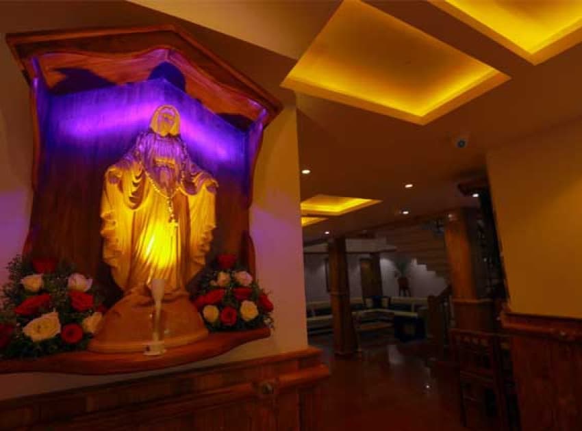 Roses Inn Fortkochi - Image 2