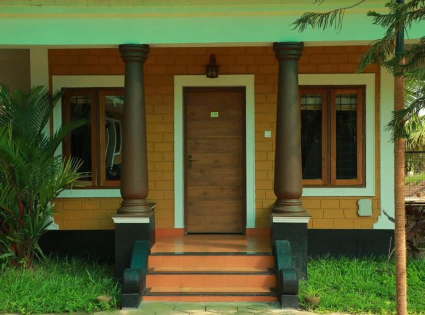 Book Pearlspot Hotel in Kumarakom