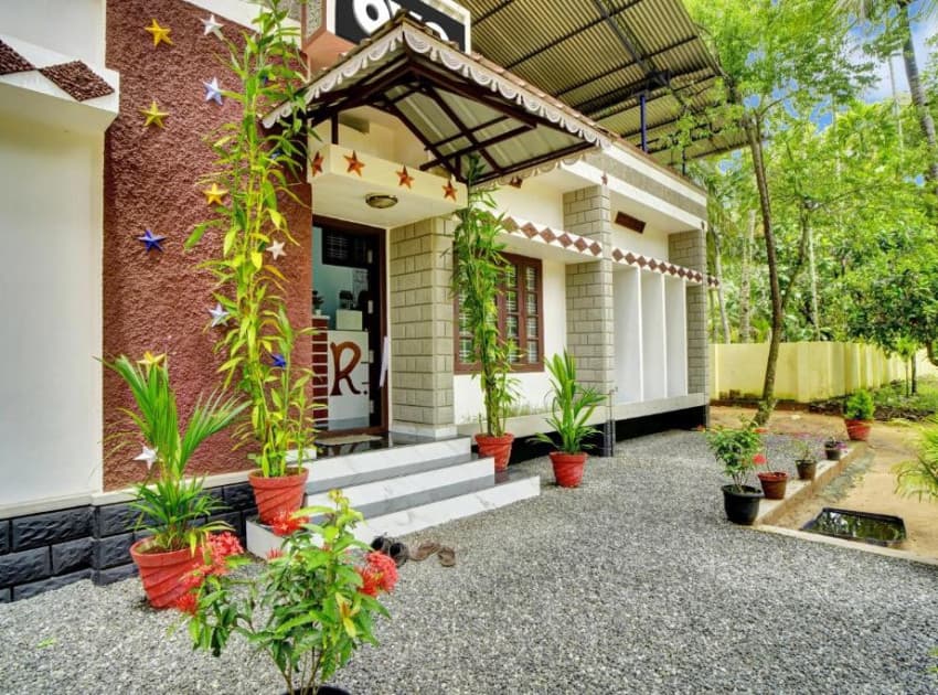 Hotel Revathy Tourist Home - Image 3