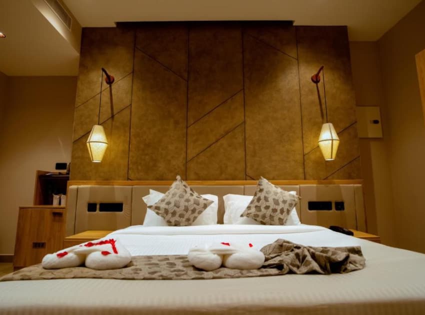 Beeza Clubhouse - Image 3