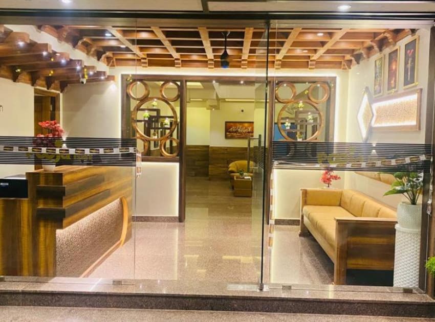 Book Memmsta Pooja Inn in Guruvayur