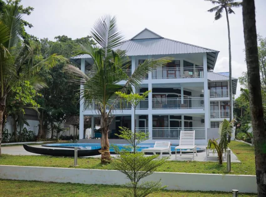 Book Memmsta Villa Sasha By Elixir Cliff - Varkala in Varkala