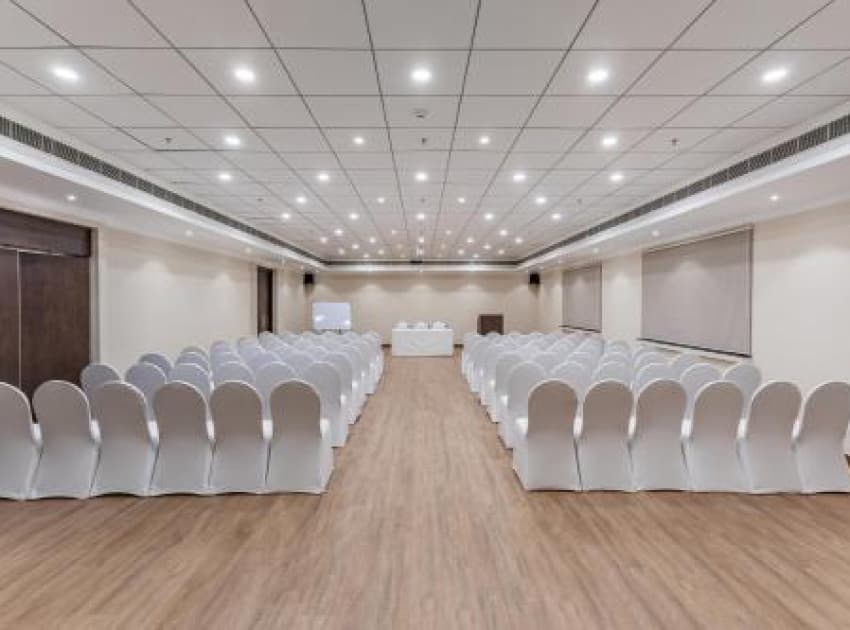 Still Waters Alaya Stays by ELIVAAS - Image 3