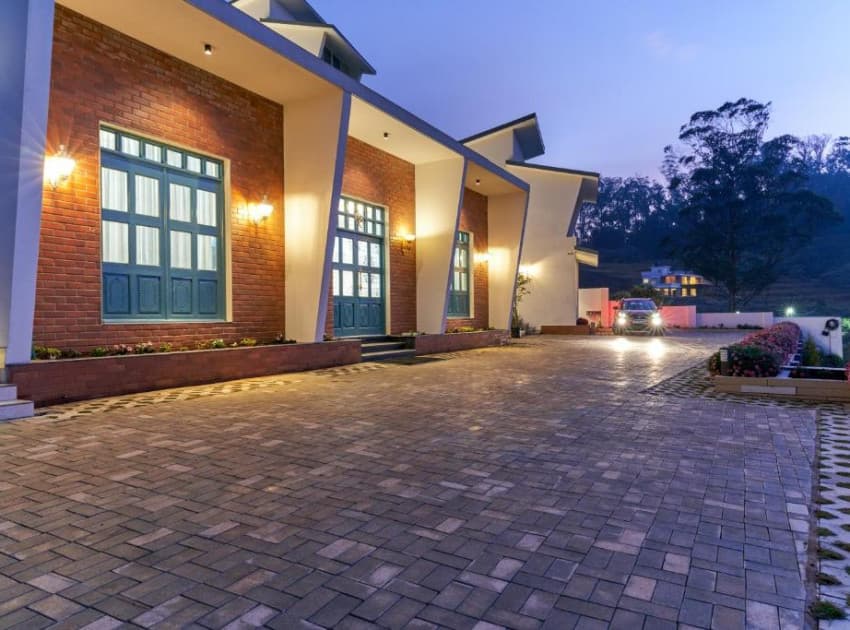 Clouds Nest Aanvis Inn Ooty - Image 2