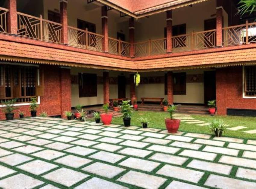 Book ATHIRAPPILY SREENILAYAM HERITAGE RESORT in Athirapally