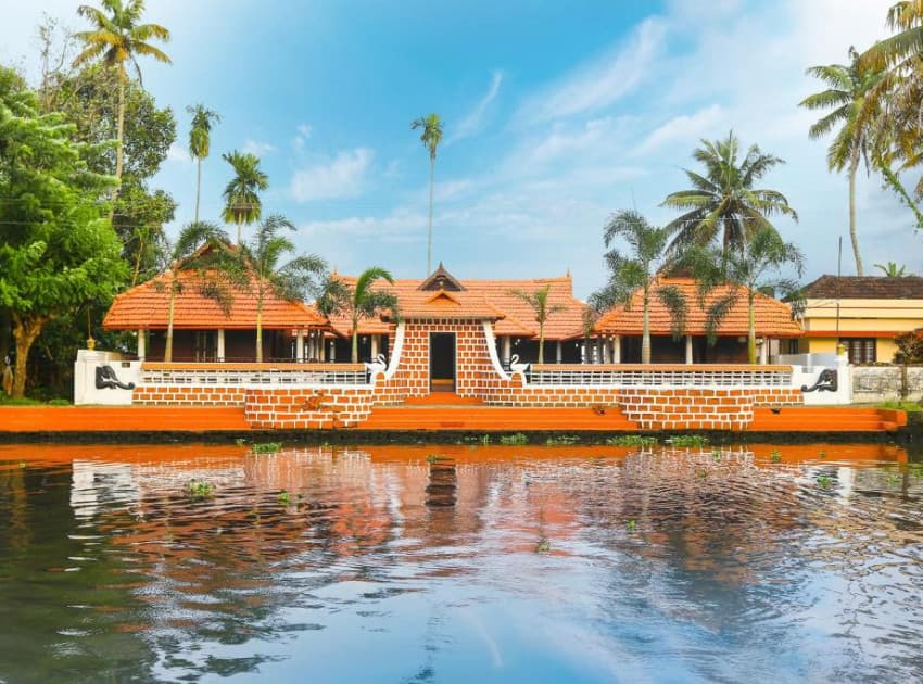 Book Palmy Lake Resort in Alappuzha