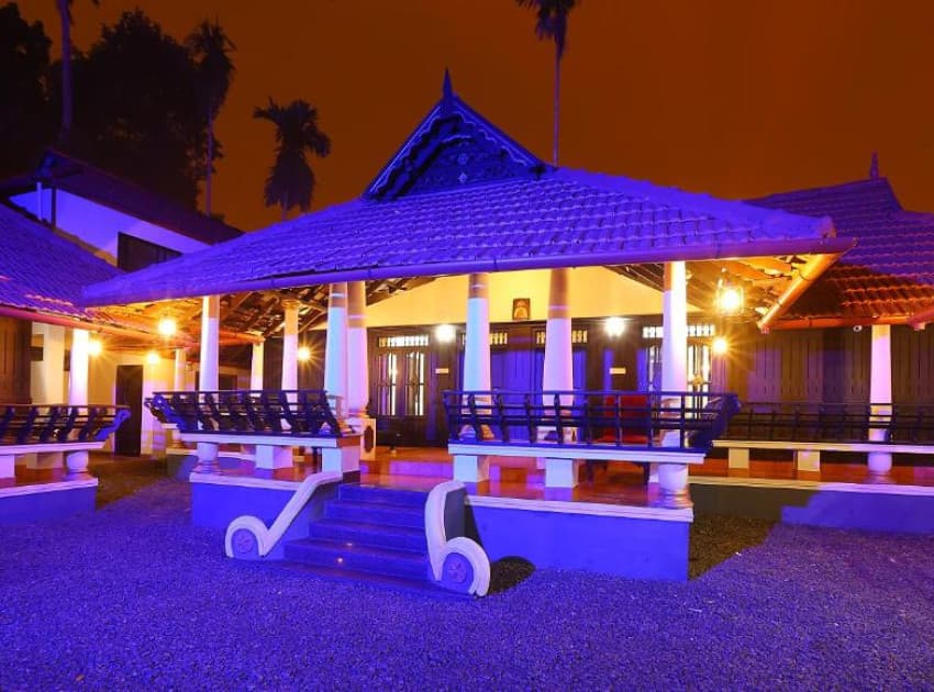 Palmy Lake Resort - Image 2