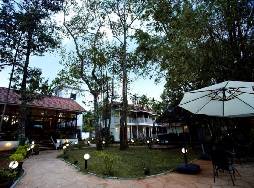 Bamboo Lagoon Backwater Front Resort - Image 4