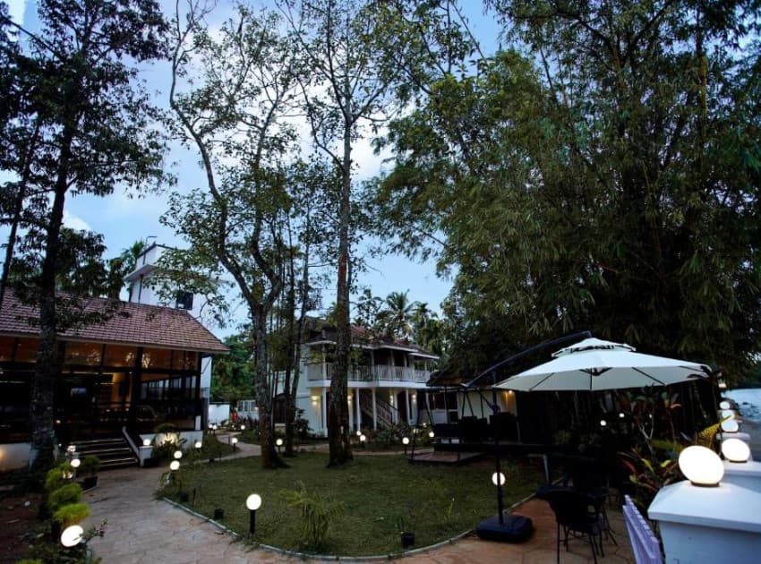 Bamboo Lagoon Backwater Front Resort - Image 3