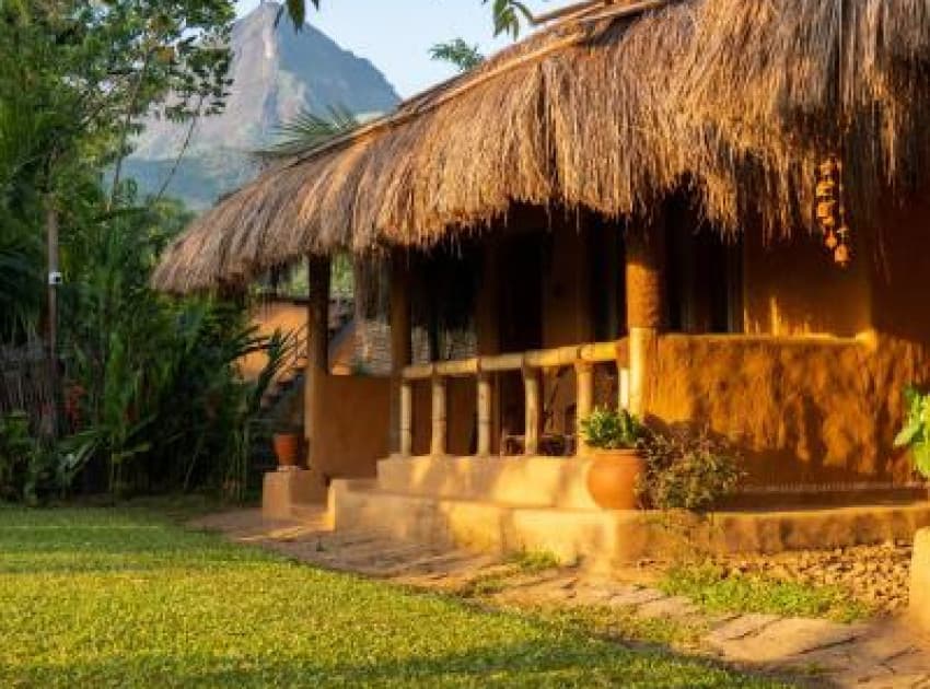 Book The Mudhouse Marayoor in Munnar