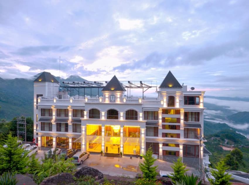 Book Amber Dale Luxury Hotel & Spa, Munnar in Munnar