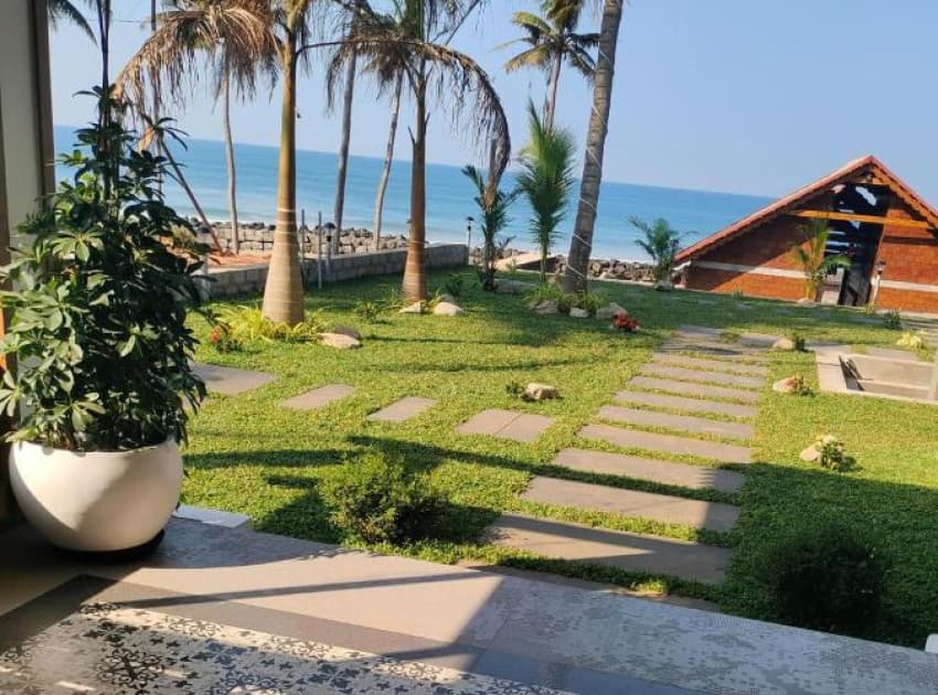 Flower Hill Cottage - Image 2