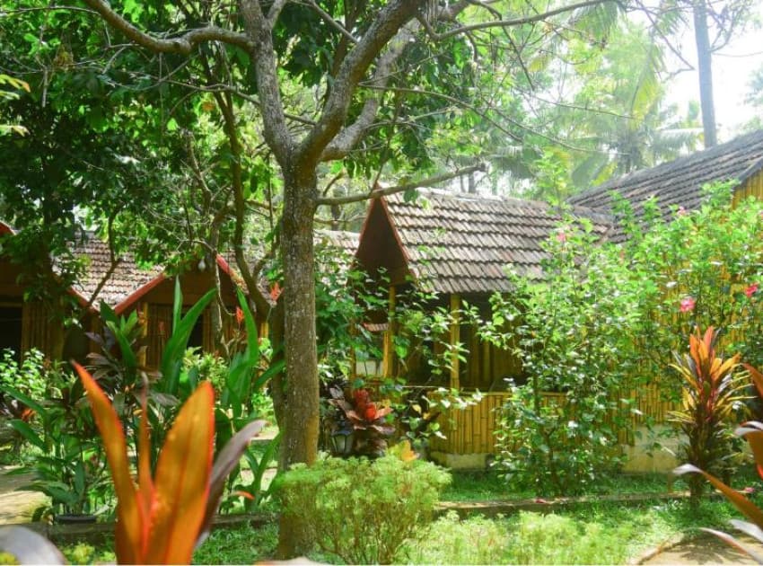 SAVITHRI Inn COTTAGE - Image 2