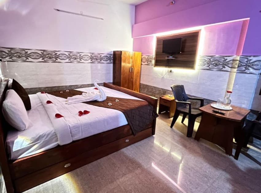 Book Double Room with Mountain View room in Yercaud