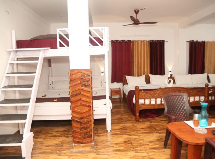 Book Family Room with Mountain View room in Yercaud