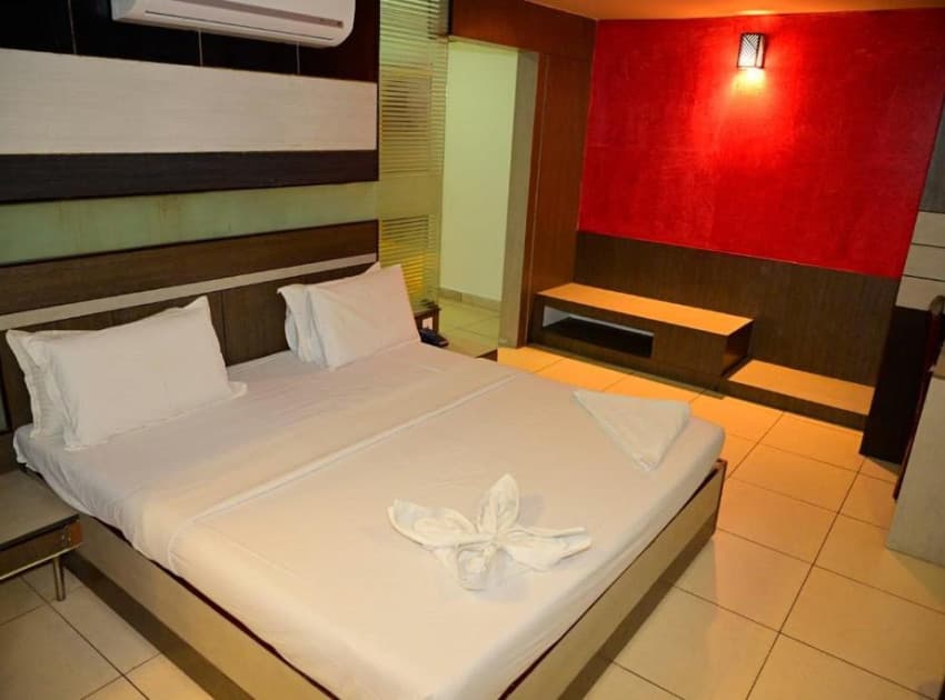Book Deluxe Suite room in Pondicherry