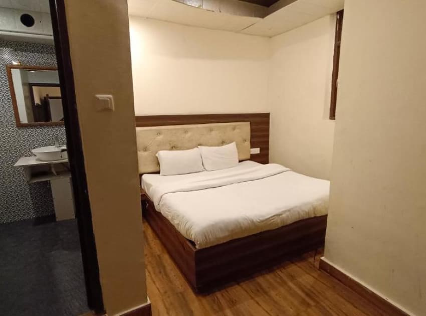 Book Standard Queen Room room in Shimla