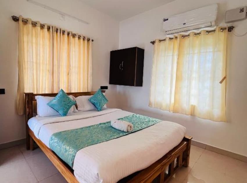 Book Double Room with Sea View room in Pondicherry