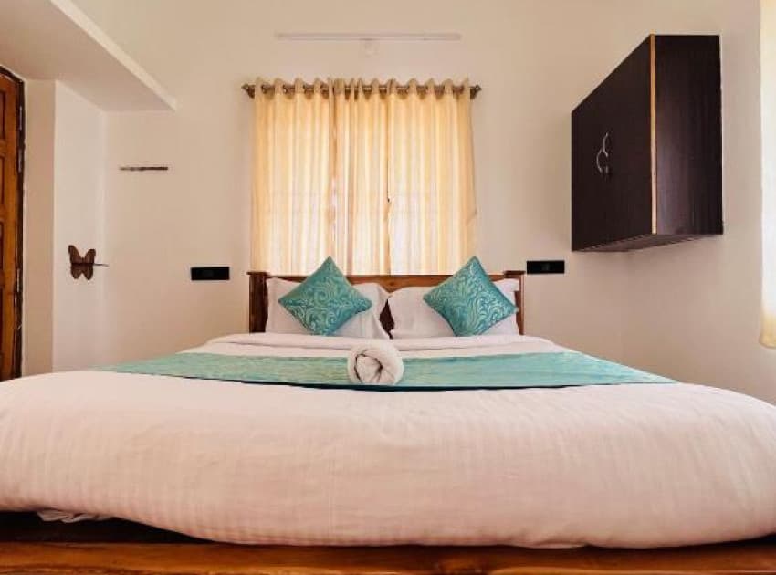 Book Double Room with Sea View room in Pondicherry