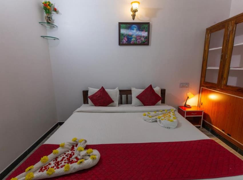 Book Deluxe Double Room room in Pondicherry