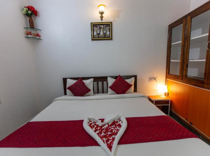 Book Deluxe Double Room room in Pondicherry