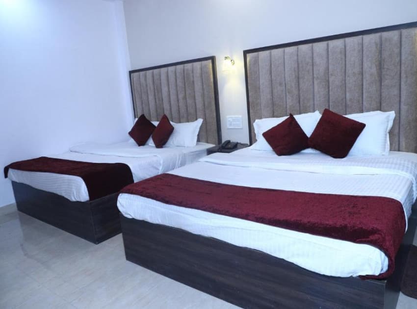 Book Double Room with extra Bed room in Jammu & Kashmir