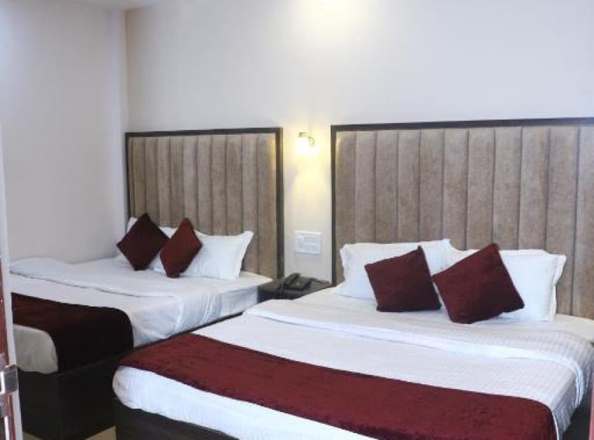 Book Triple Delux room in Jammu & Kashmir