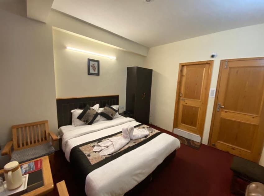 Book Deluxe Double Room room in Manali