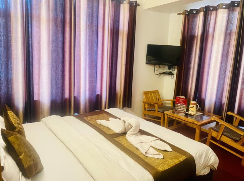 Book Deluxe Double Room room in Manali