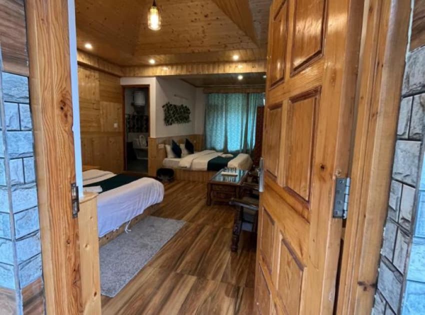 Book Deluxe Family Suite room in Manali